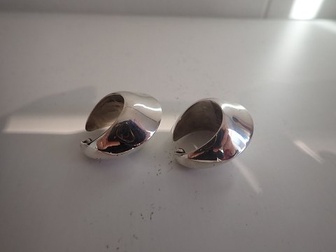 Georg Jensen - Nanna Ditzel øreringe i sterling sølv. # 126.