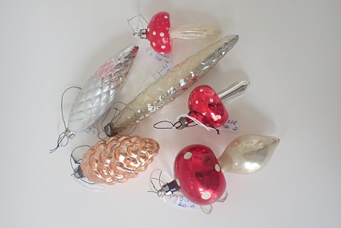 6 stk. glasjulepynt - naturfigurer - kogler og paddehatte. Sælges individuelt.